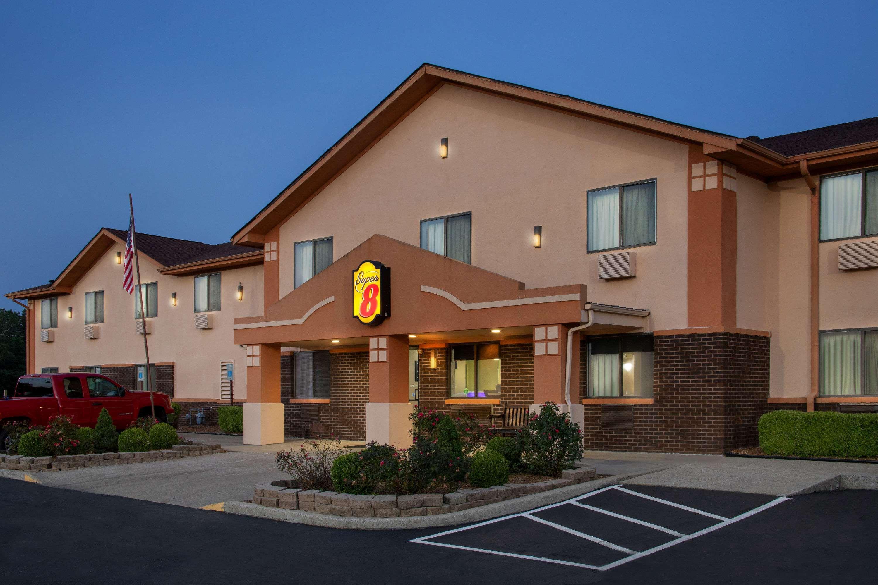Super 8 By Wyndham Mayfield Exterior photo